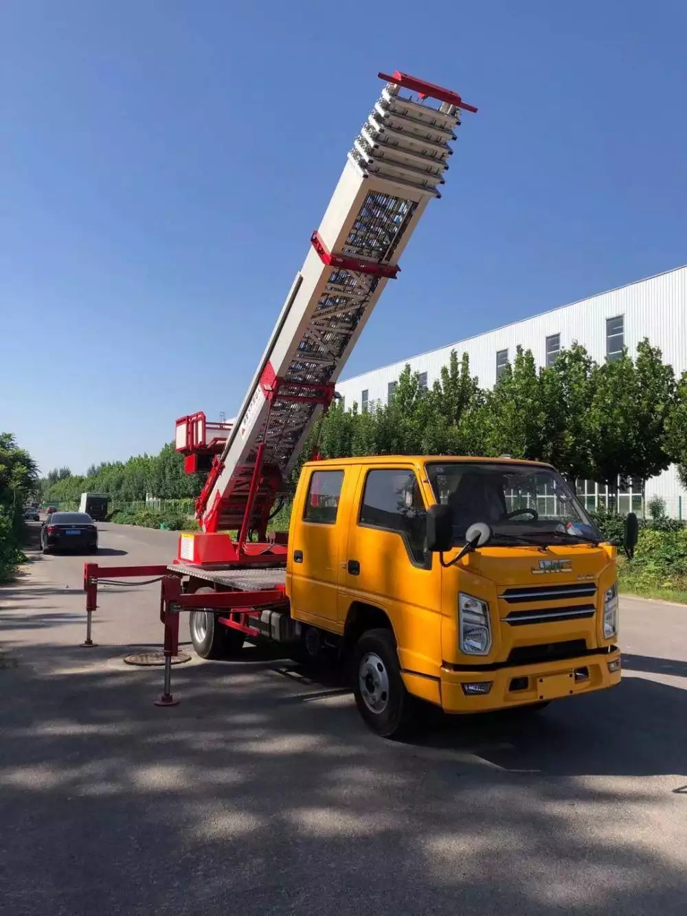 通许附近的云梯车出租服务：轻松解决高空作业需求