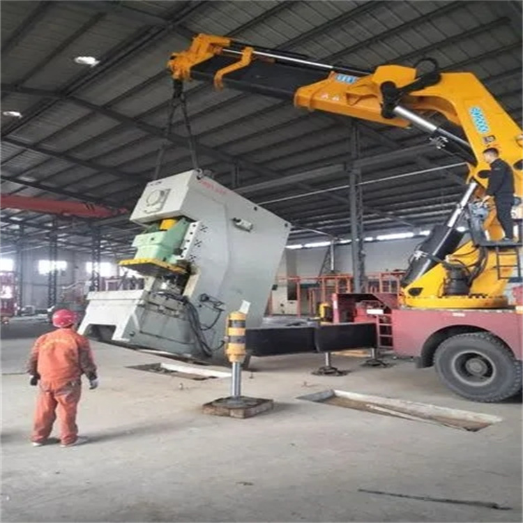 通许80吨折臂吊车出租附近电话